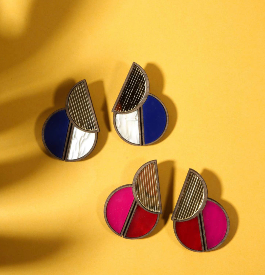 Living in Circles | Black